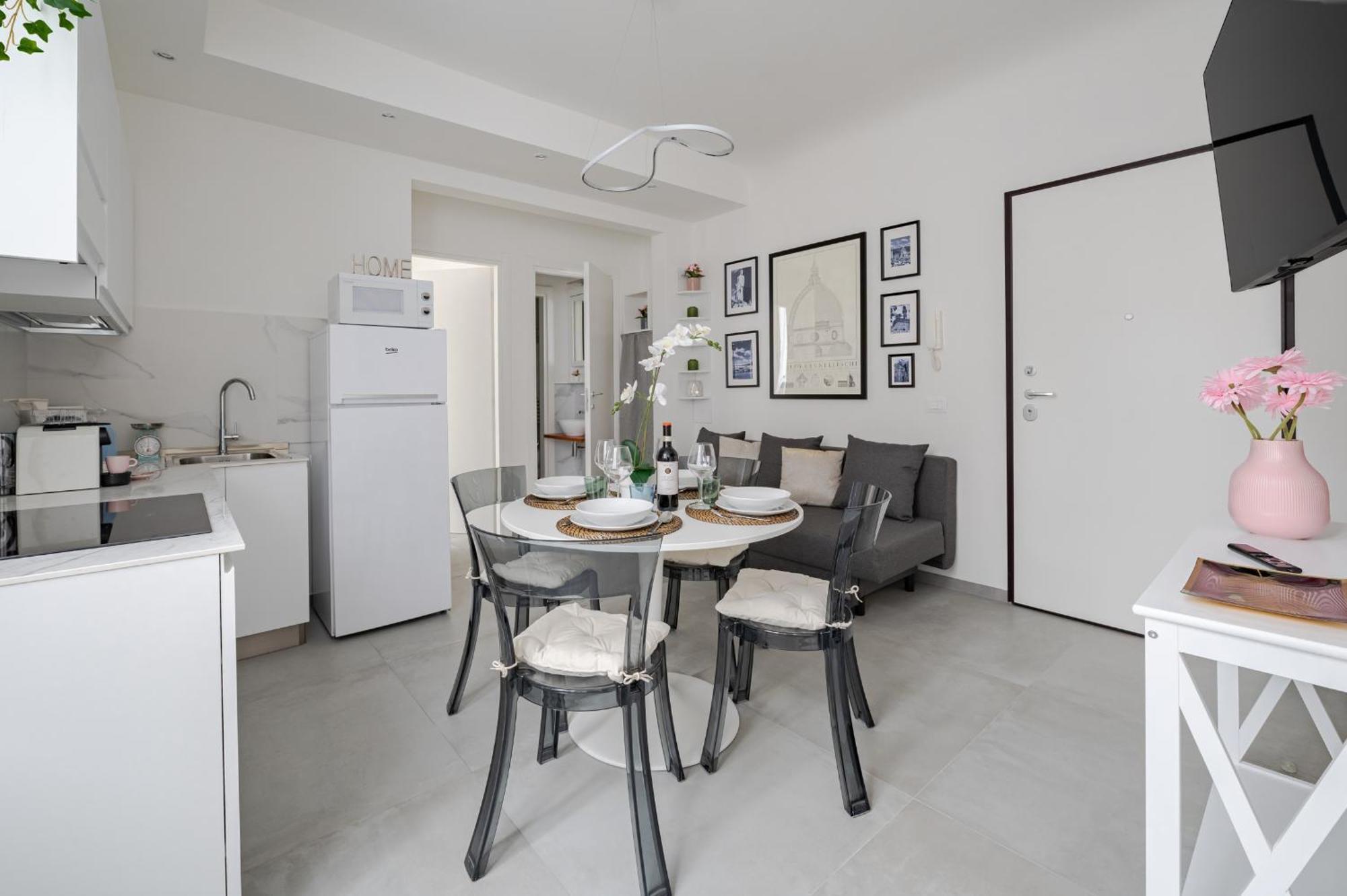 Via Ponte Alle Mosse, 19 - Florence Charming Apartments - A Chic, Newly Renovated Apartment Near Tram Leopolda, A Few Min From Downtown Eksteriør billede
