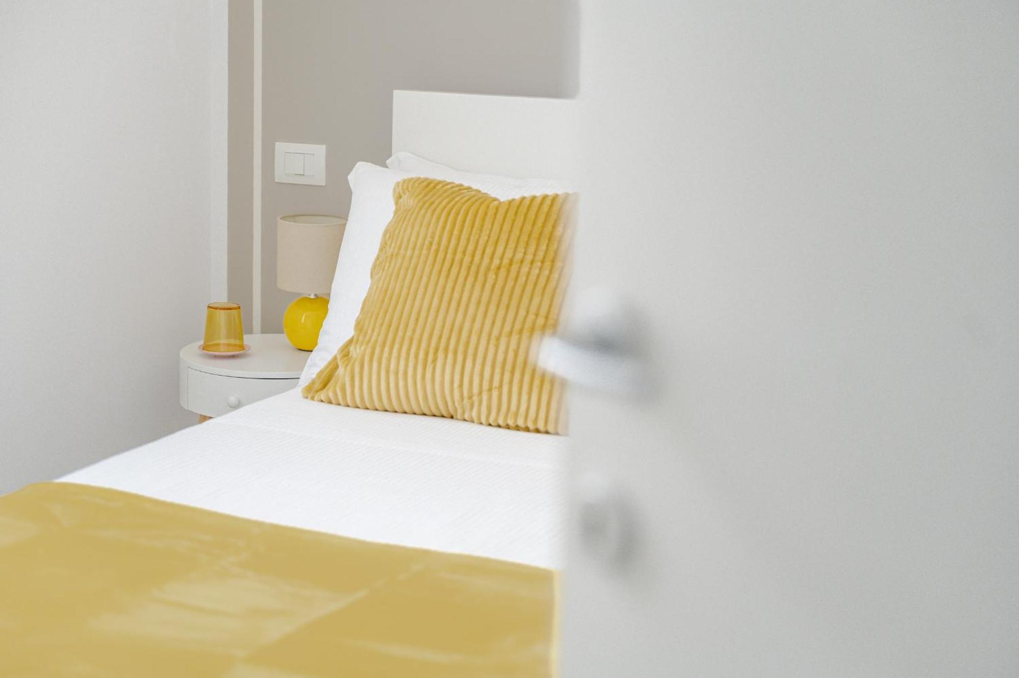 Via Ponte Alle Mosse, 19 - Florence Charming Apartments - A Chic, Newly Renovated Apartment Near Tram Leopolda, A Few Min From Downtown Eksteriør billede