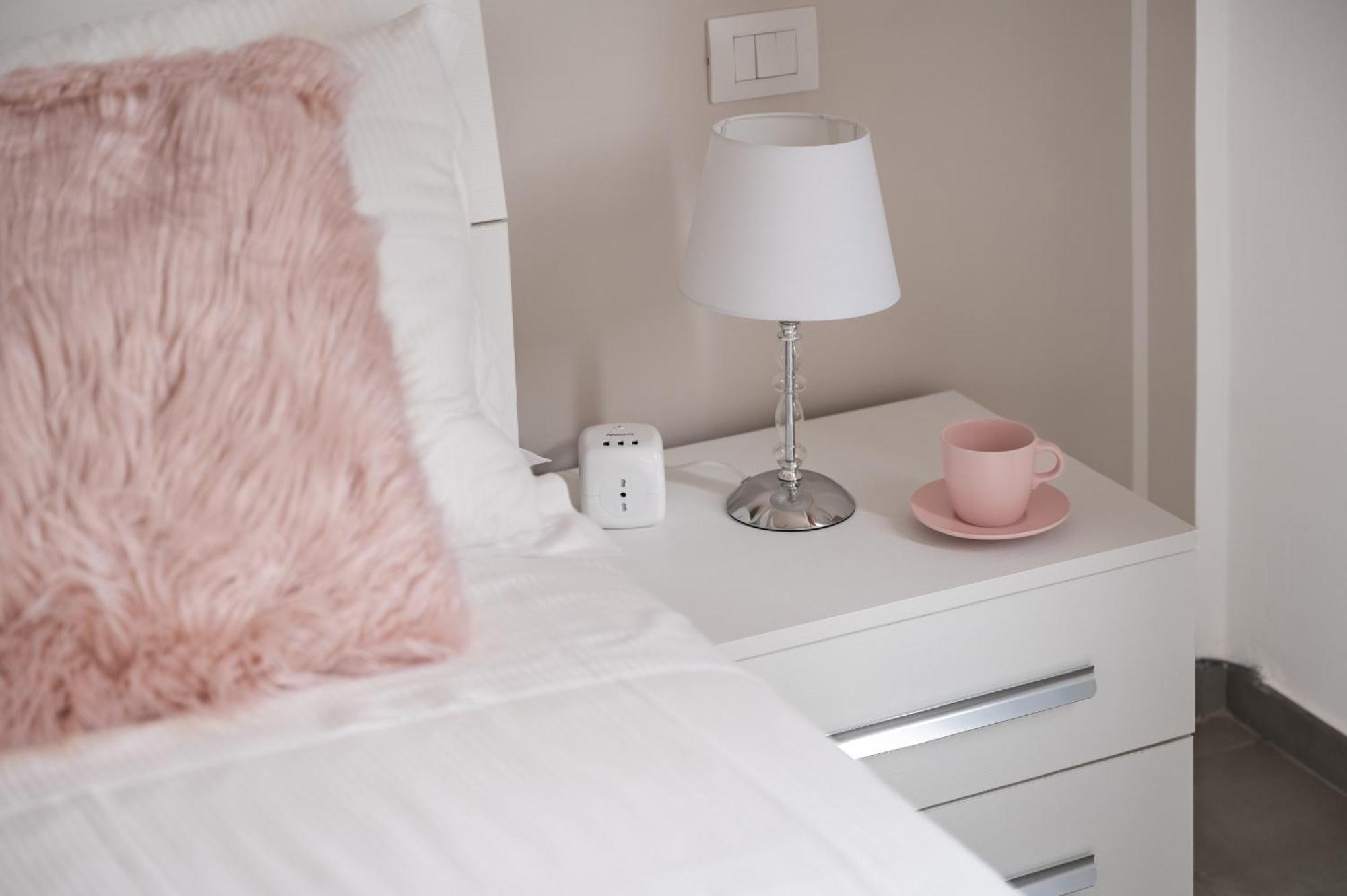 Via Ponte Alle Mosse, 19 - Florence Charming Apartments - A Chic, Newly Renovated Apartment Near Tram Leopolda, A Few Min From Downtown Eksteriør billede